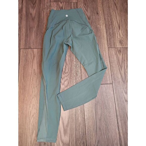 Lululemon Size 4 Wunder Train - Picture 4 of 6